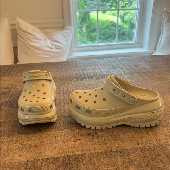 CROCS Women's Cream Shoes - Picture 2 of 3